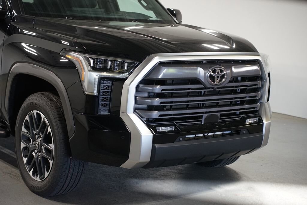 New 2026 Toyota Tundra Limited LIMITED CREWMAX 5.5