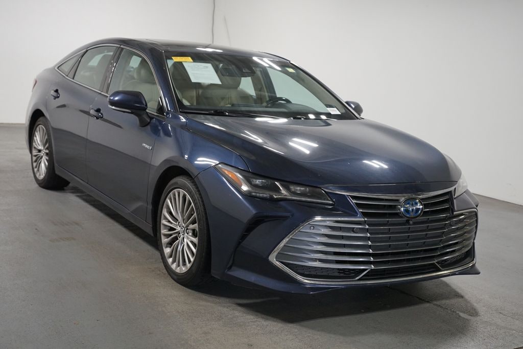 Used 2019 Toyota Avalon Hybrid Limited Sedan