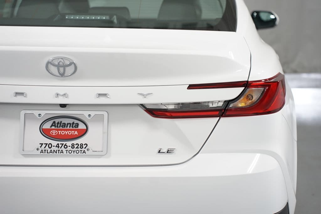 2026 Toyota Camry LE - Photo 10