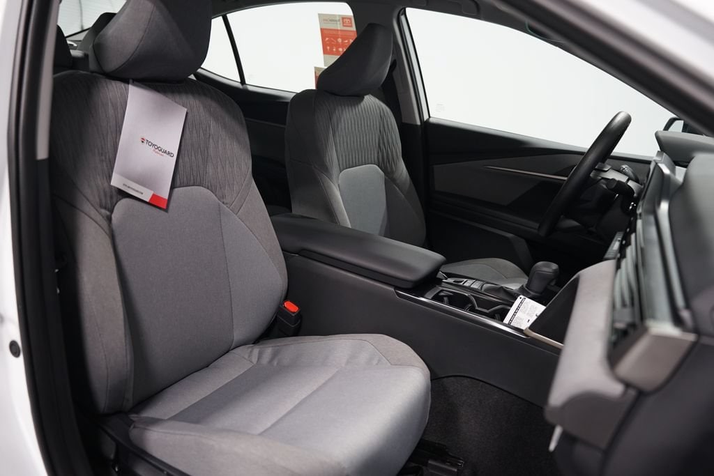 2026 Toyota Camry LE - Photo 28