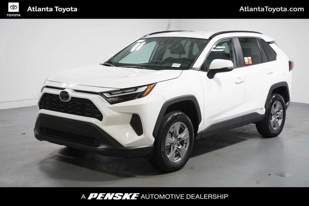 2025 Toyota RAV4 LE's photo