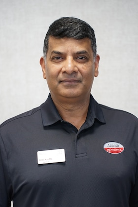 Staff member Anis Khan from ID_28f9da155886