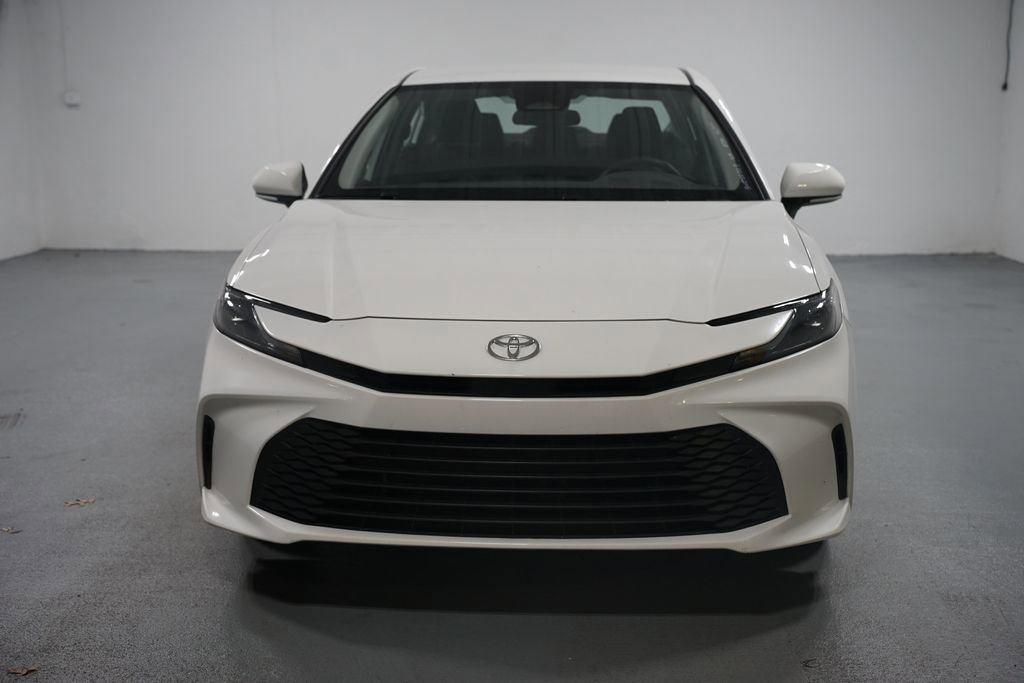 2025 Toyota Camry LE photo 2