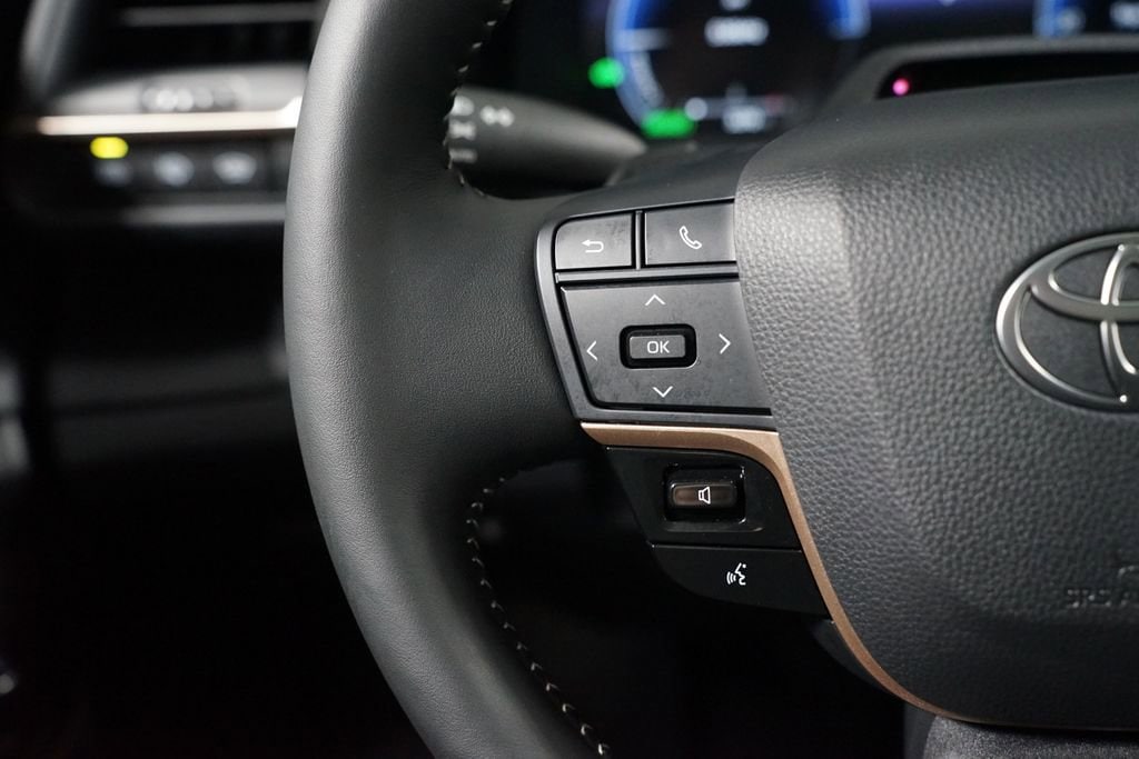 2025 Toyota Crown Signia Limited - Photo 14