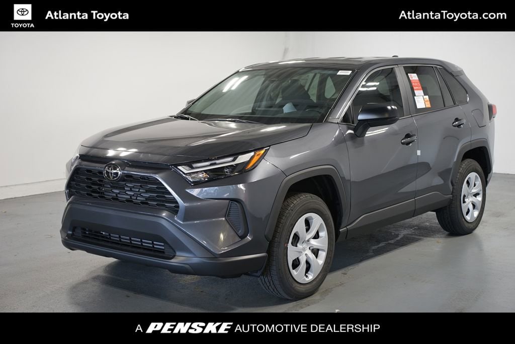 2025 Toyota RAV4 LE's photo