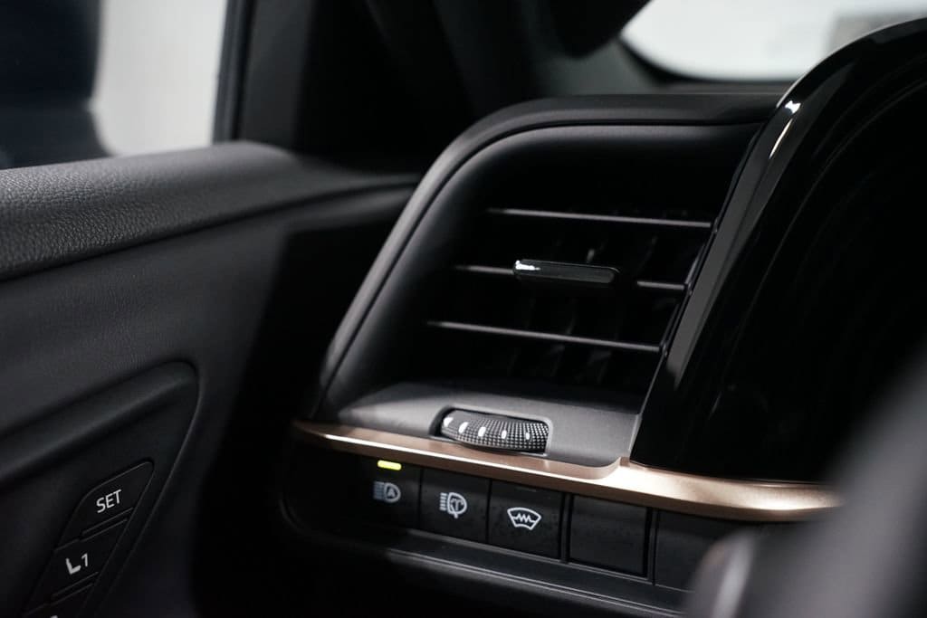 2025 Toyota Crown Signia Limited - Photo 26