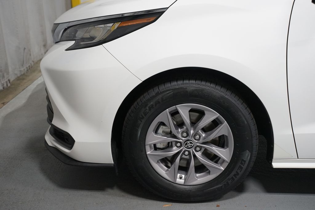 Certified 2023 Toyota Sienna LE Minivan/Van