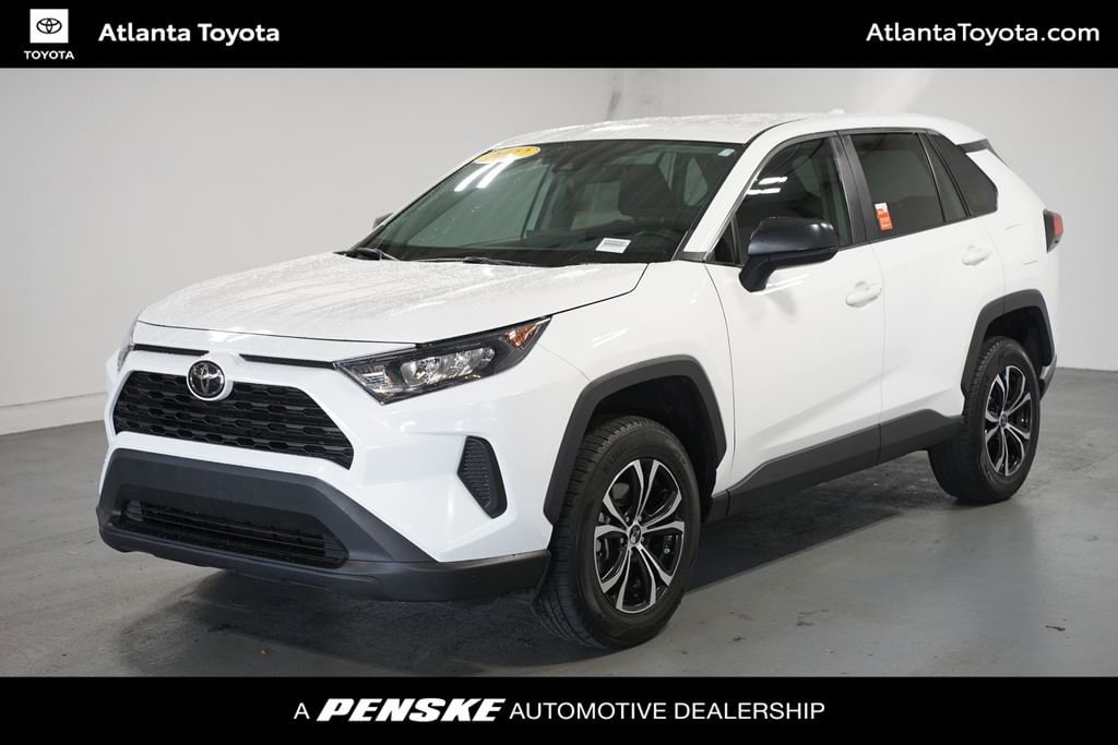 2022 Toyota RAV4 LE's photo