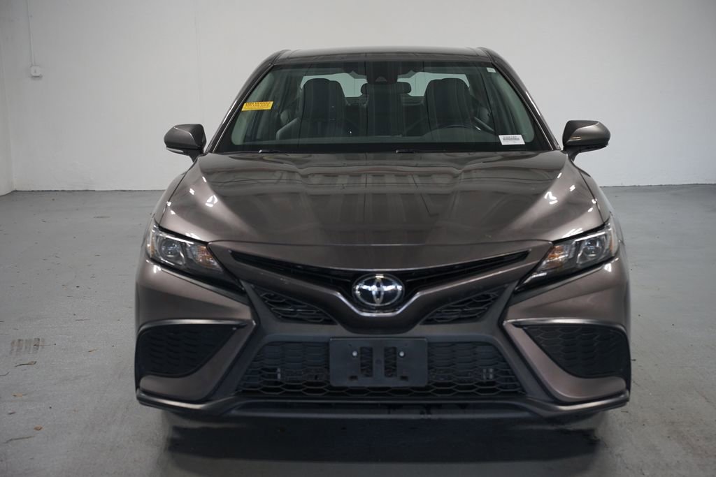 2024 Toyota Camry SE photo 2