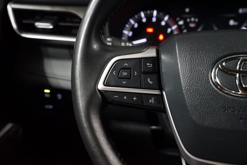 2024 Toyota Highlander LE - Photo 14