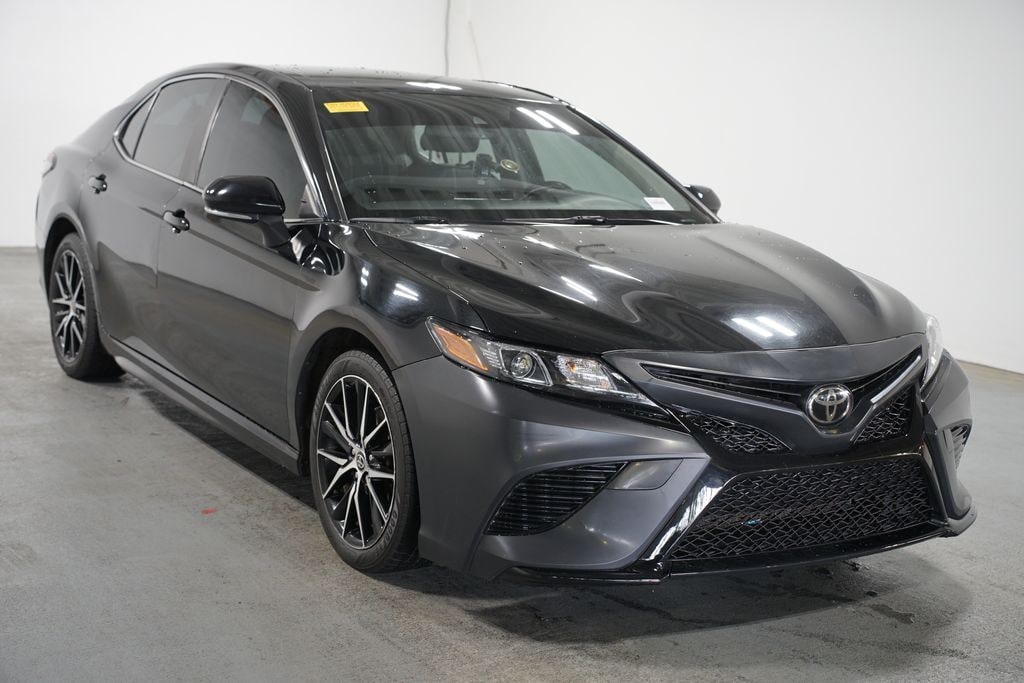 Used 2022 Toyota Camry SE Sedan