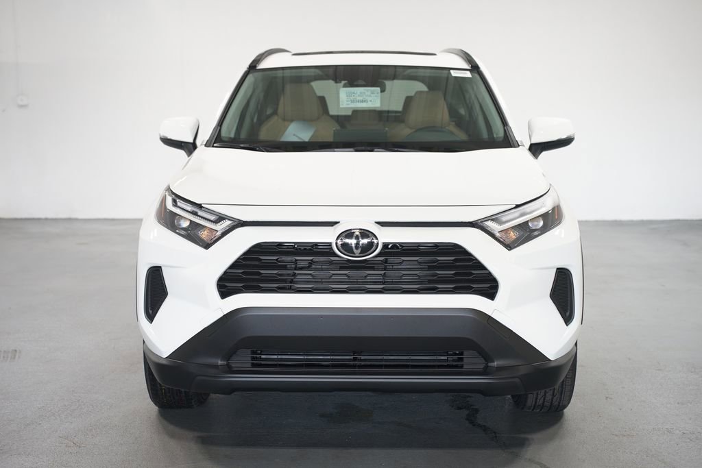 2025 Toyota RAV4 Hybrid XLE photo 2