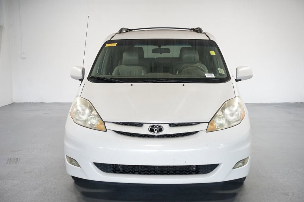 Used 2008 Toyota Sienna XLE with VIN 5TDZK22C88S163931 for sale in Duluth, GA