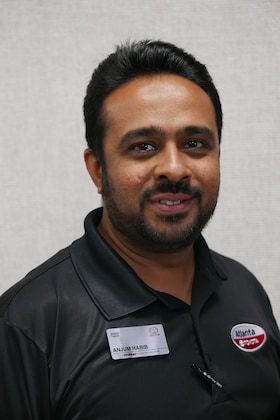 Staff member Anjum Habib from ID_28f9da155886