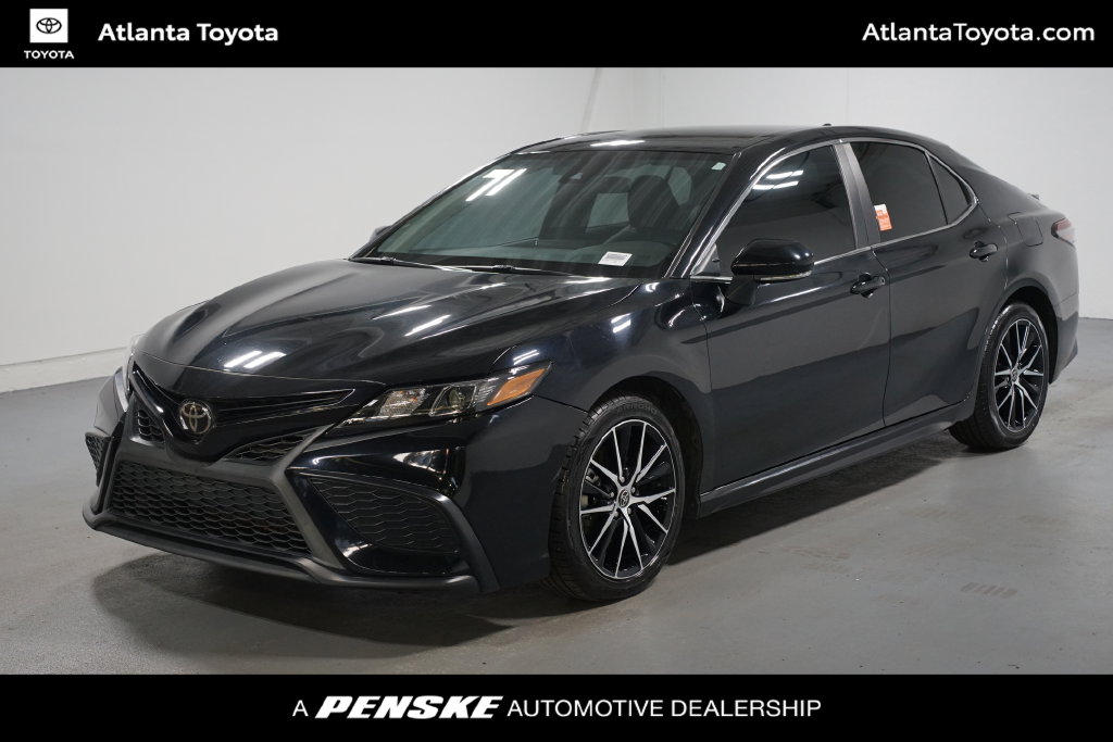 Used 2022 Toyota Camry SE Sedan
