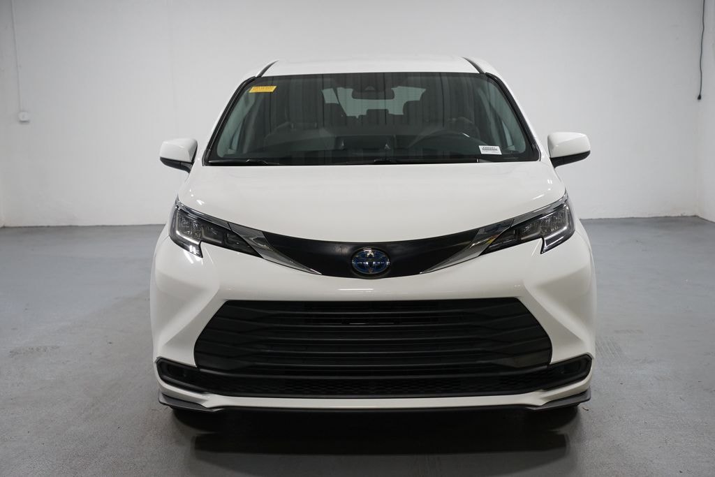 Certified 2023 Toyota Sienna LE Minivan/Van