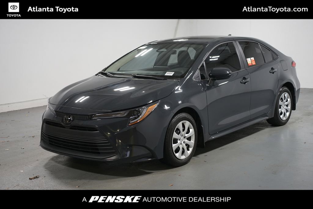 2024 Toyota Corolla LE's photo