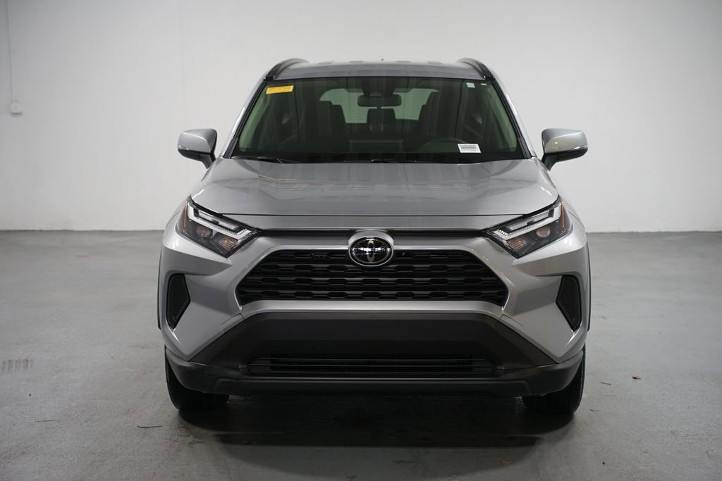 2025 Toyota RAV4 Hybrid LE photo 2