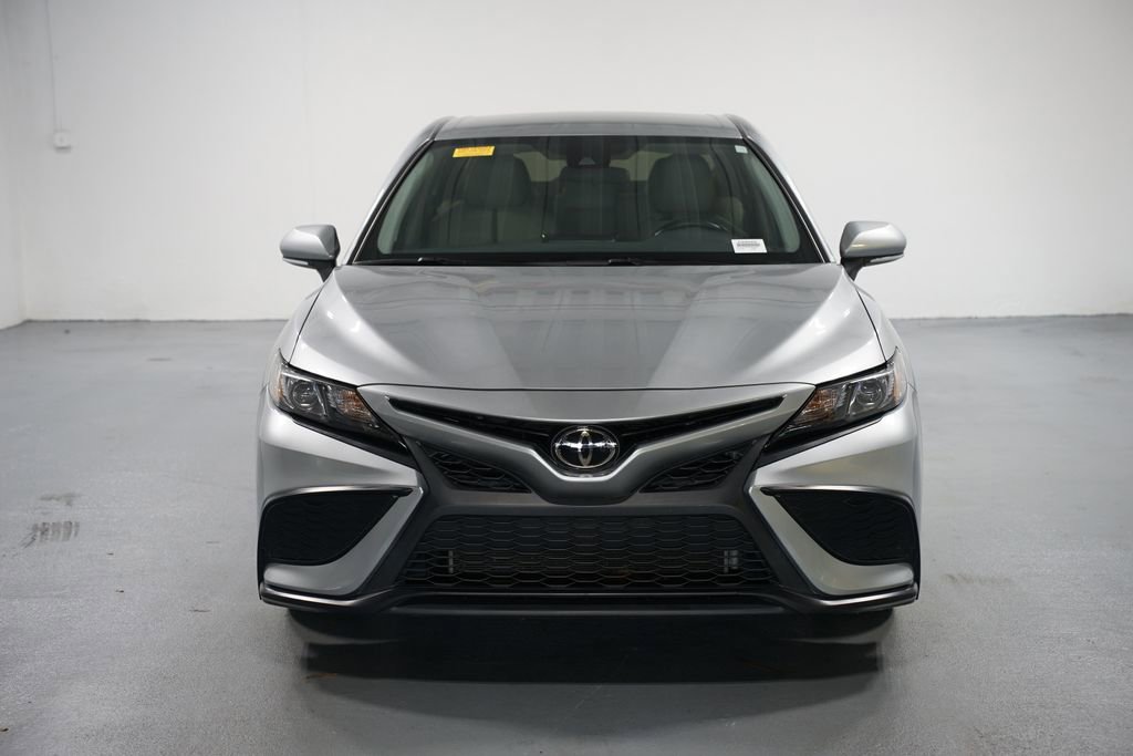 2024 Toyota Camry SE photo 2