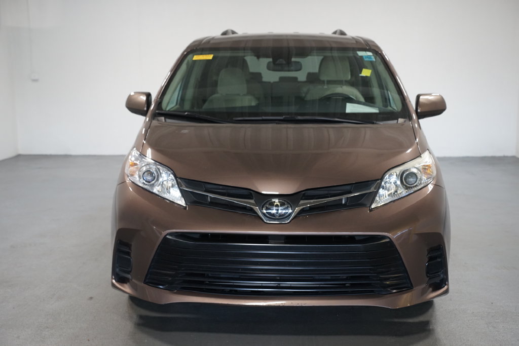 Used 2020 Toyota Sienna LE Minivan/Van