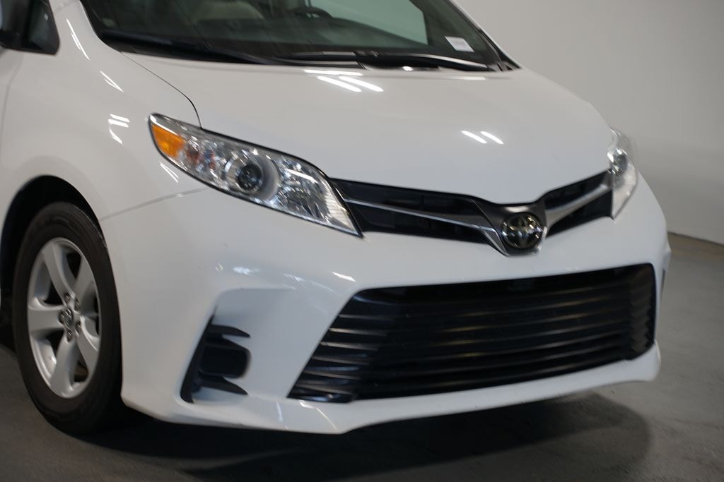 Used 2019 Toyota Sienna LE Minivan/Van