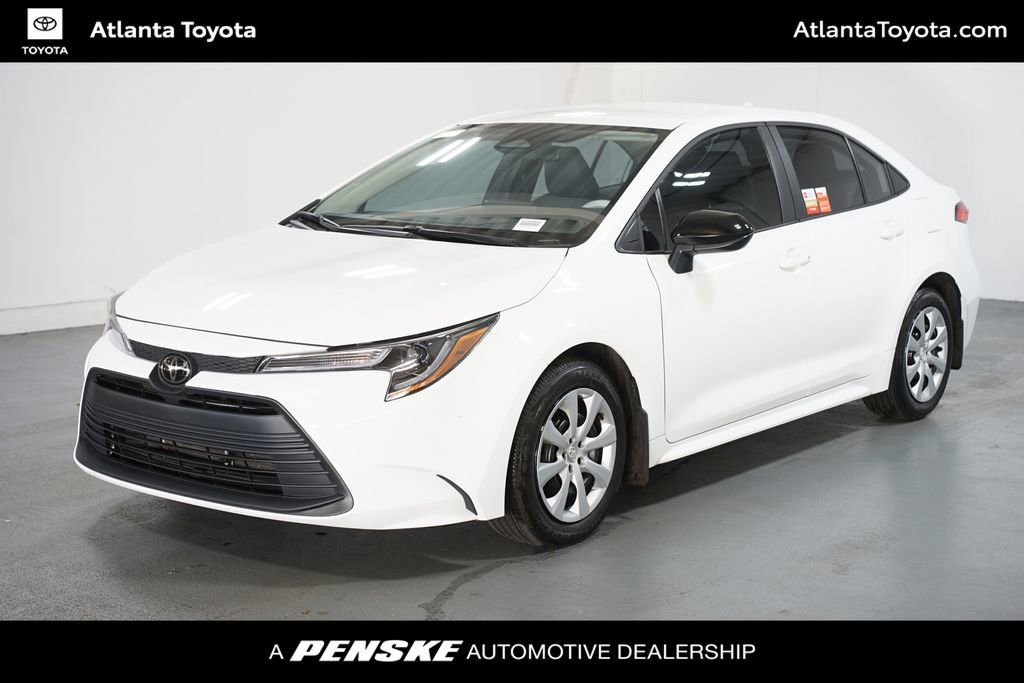 2025 Toyota Corolla LE's photo