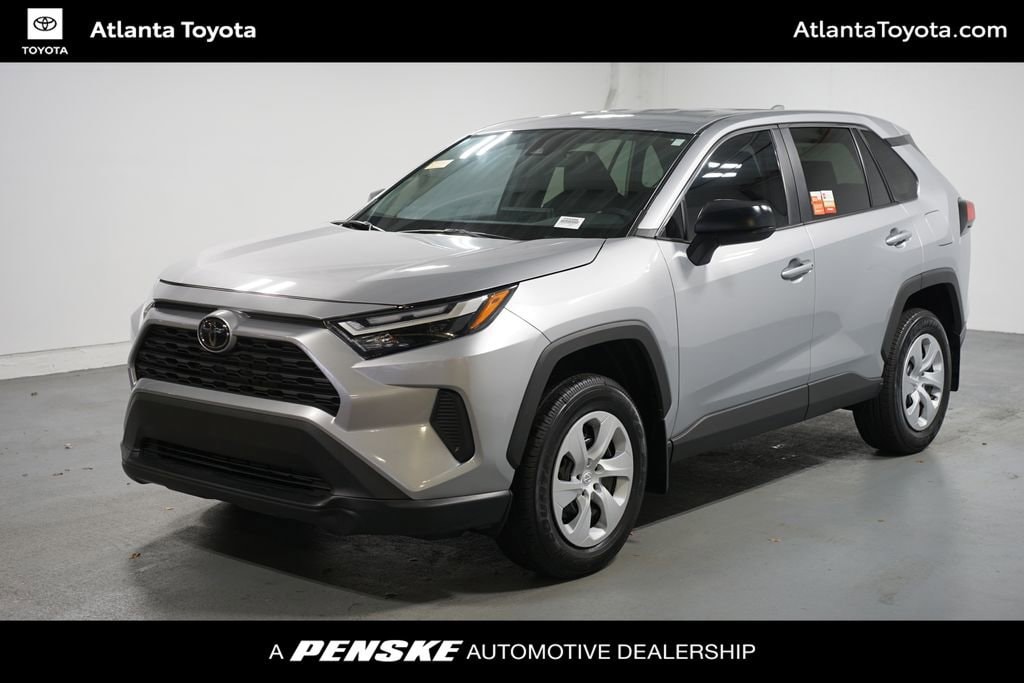 2024 Toyota RAV4 LE's photo