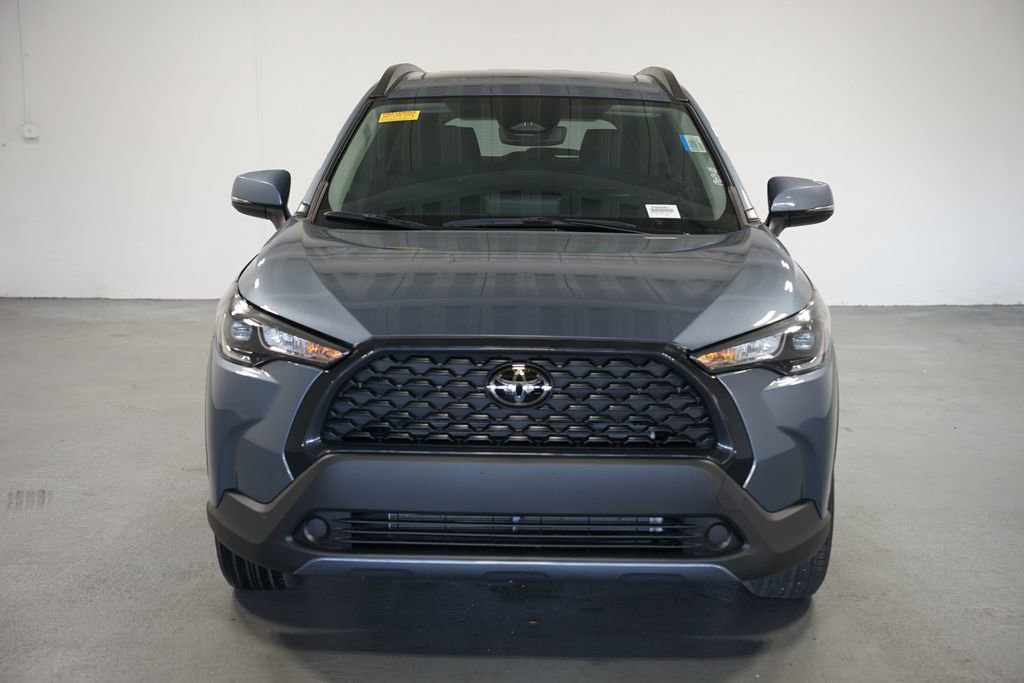 2024 Toyota Corolla Cross LE photo 2