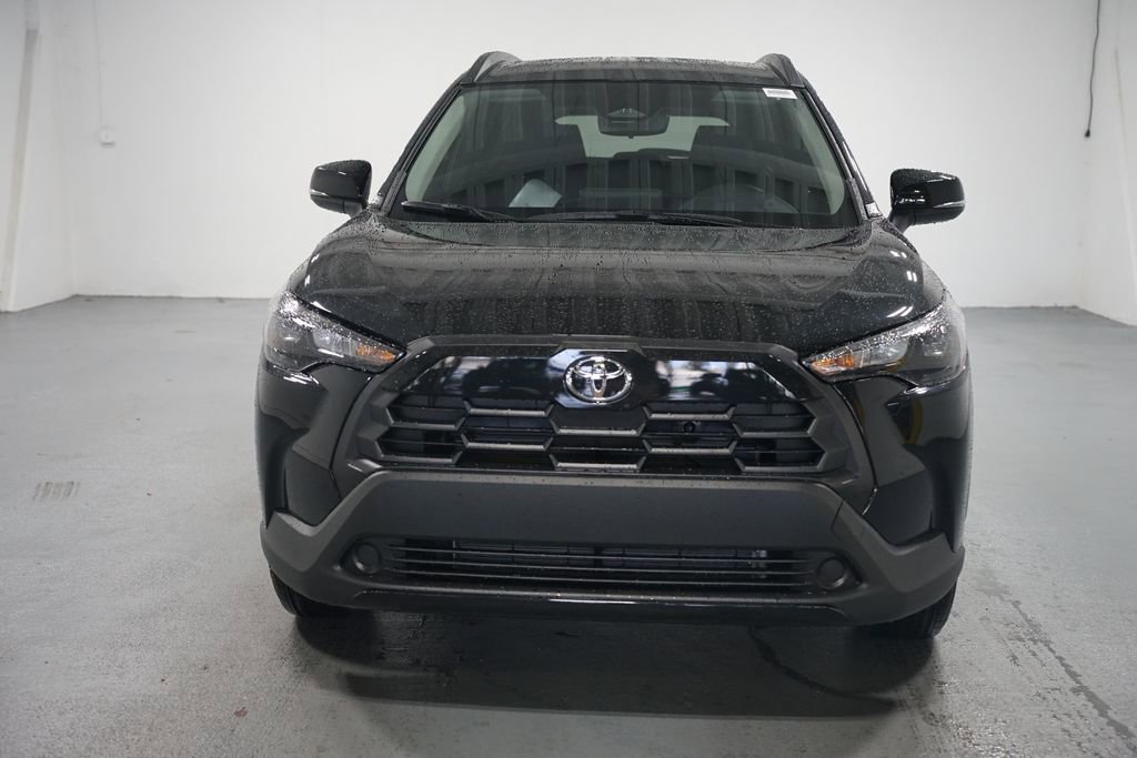 2026 Toyota Corolla Cross LE photo 2