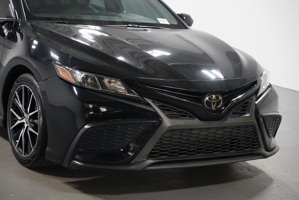 Used 2022 Toyota Camry SE Sedan