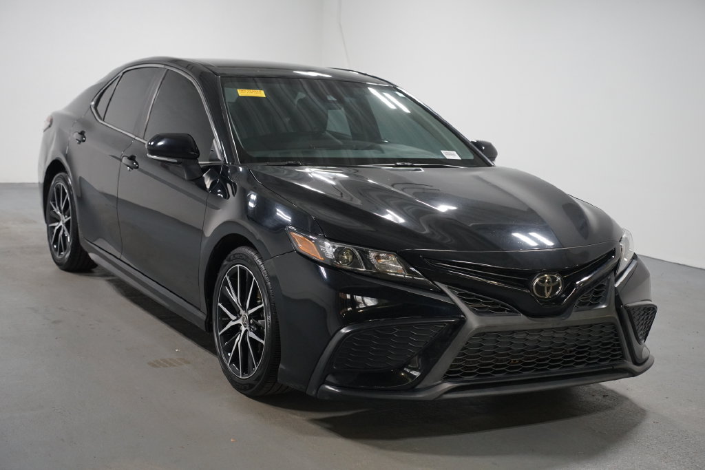 Used 2022 Toyota Camry SE Sedan