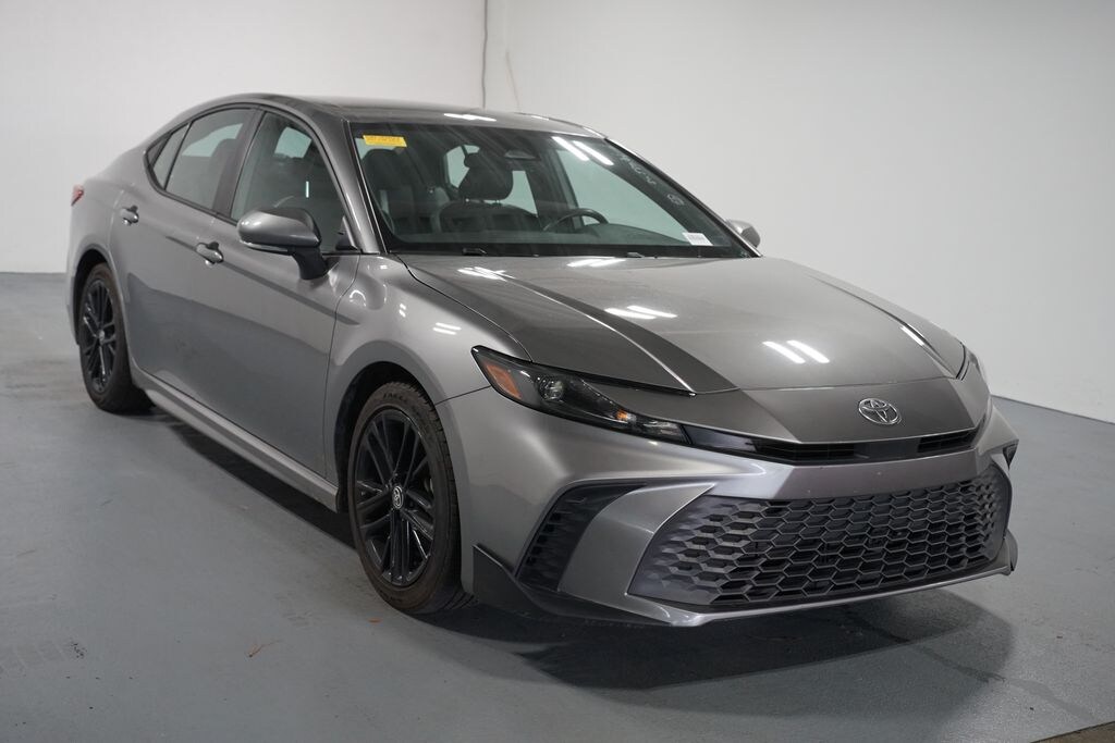 Used 2025 Toyota Camry SE Sedan