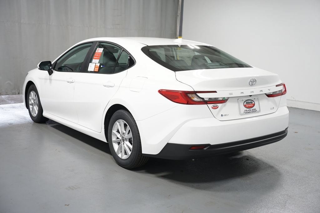 2026 Toyota Camry LE - Photo 6