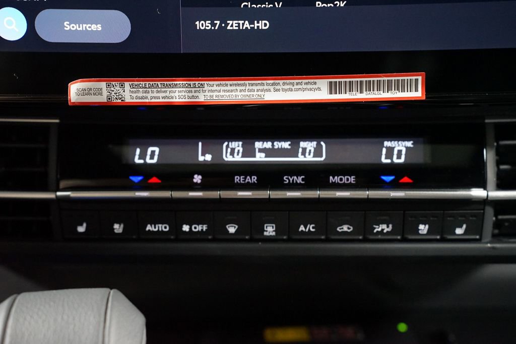2025 Toyota Sienna Platinum - Photo 22
