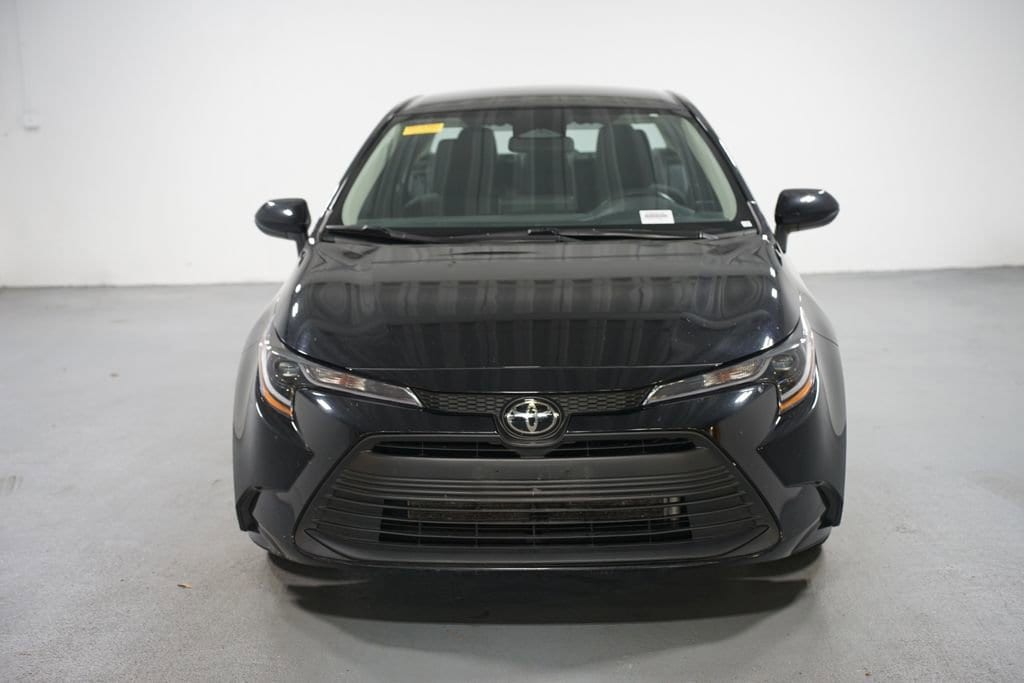 Used 2023 Toyota Corolla LE with VIN 5YFB4MDE8PP067178 for sale in Northfield, Minnesota