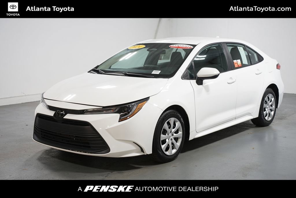 2024 Toyota Corolla LE's photo