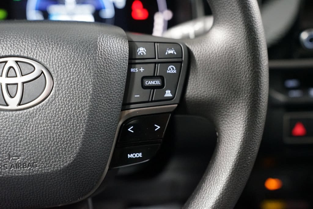 2026 Toyota Camry LE - Photo 13