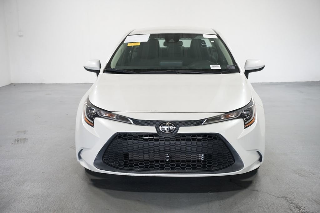 Used 2022 Toyota Corolla LE with VIN 5YFVPMAE5NP301881 for sale in Northfield, Minnesota