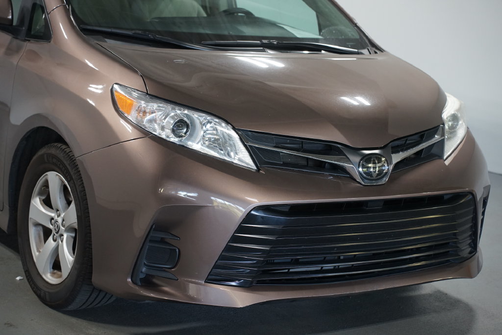 Used 2020 Toyota Sienna LE Minivan/Van