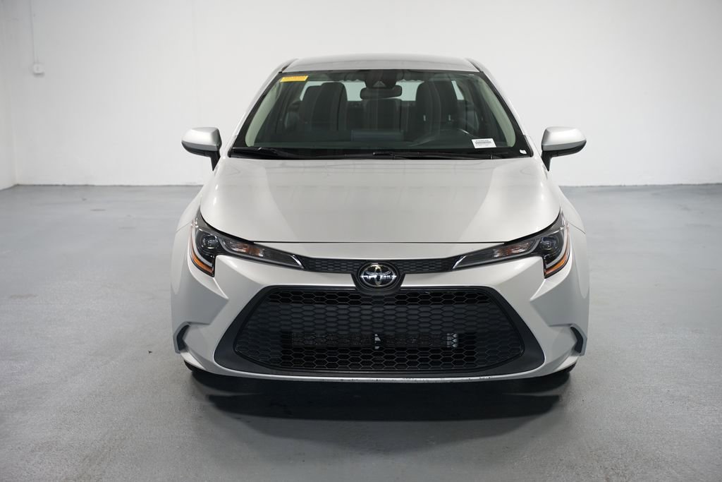 2022 Toyota Corolla LE photo 2
