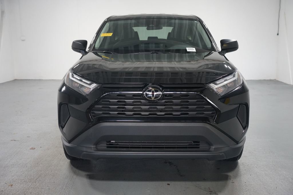 2024 Toyota RAV4 LE photo 2