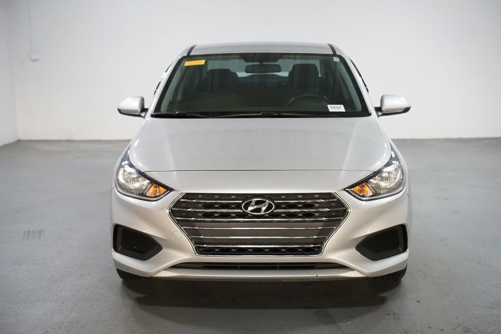 2022 Hyundai Accent SE photo 2