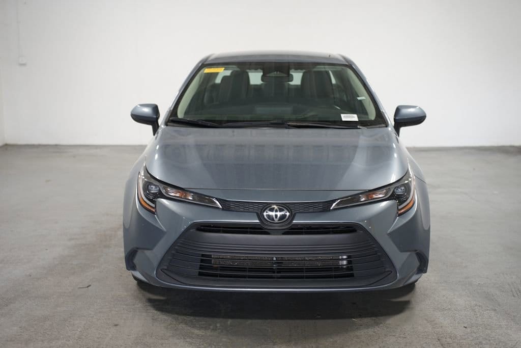 Used 2023 Toyota Corolla LE with VIN 5YFB4MDE8PP016943 for sale in Northfield, Minnesota