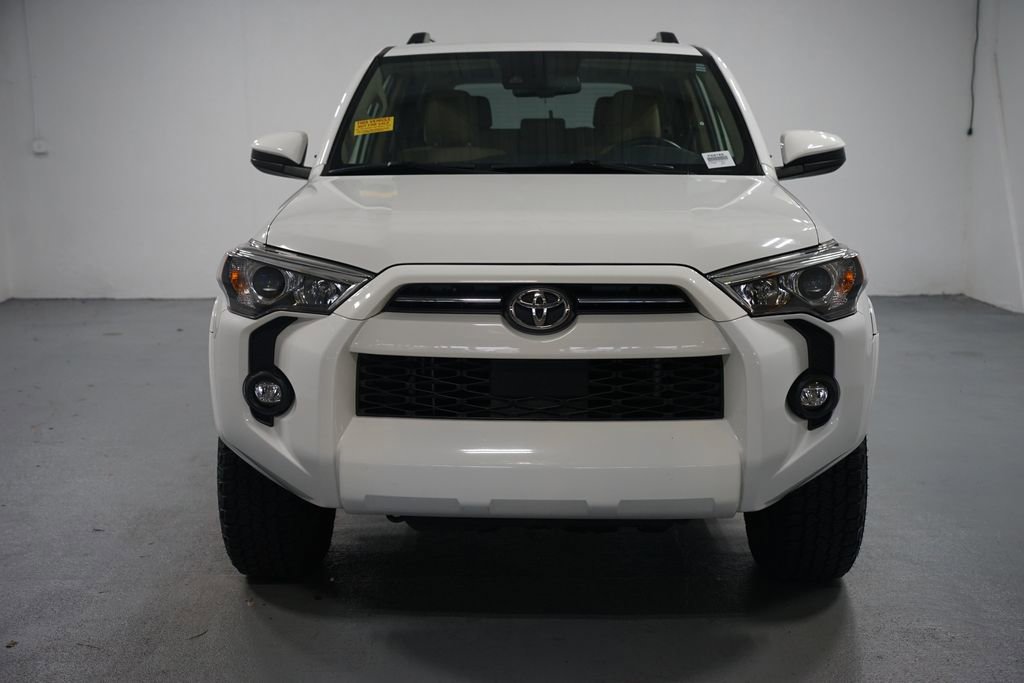 2022 Toyota 4Runner SR5 photo 2
