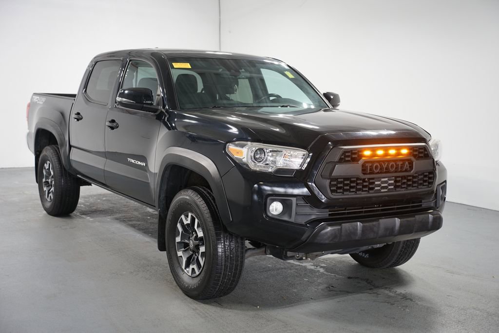 2019 Toyota Tacoma TRD Off-Road photo 2