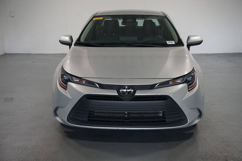 2023 Toyota Corolla LE photo 2