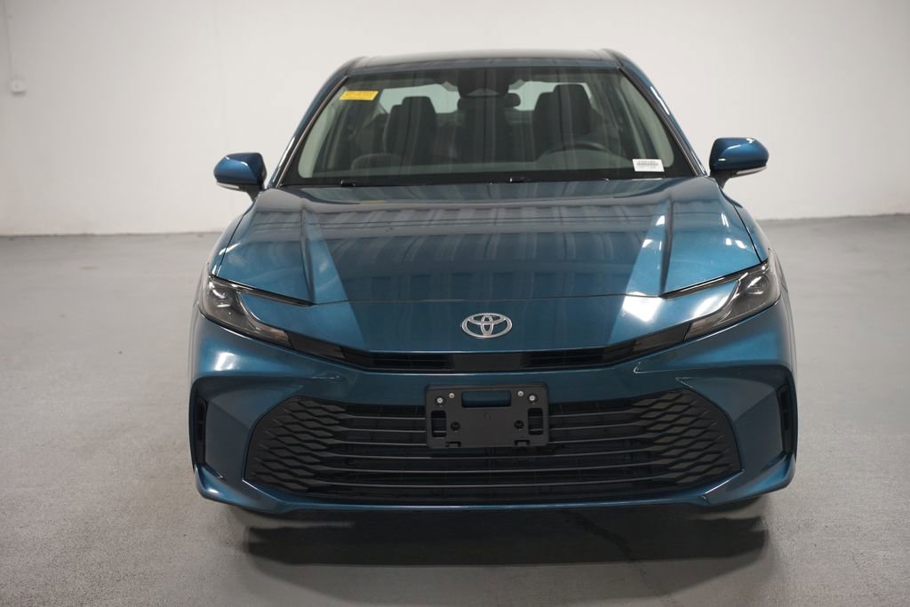 2025 Toyota Camry LE photo 2
