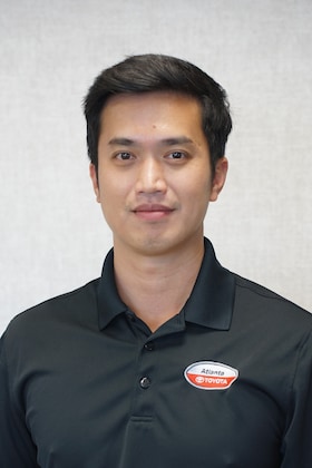 Staff member Tri Nguyen from ID_cc37fda3b719