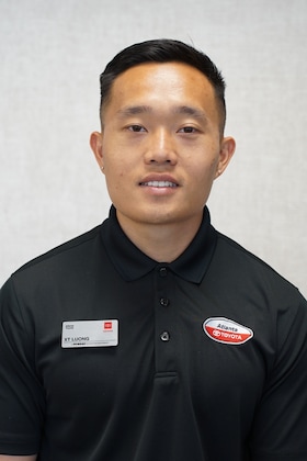 Staff member Xt from ID_cc37fda3b719