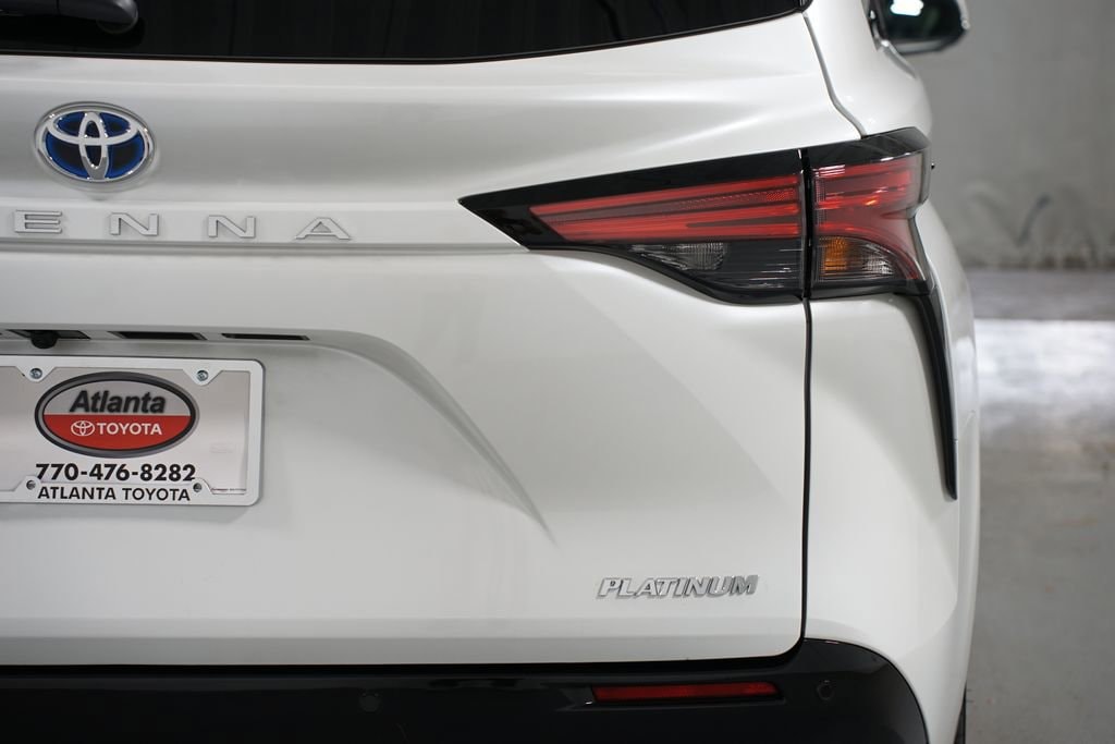 2025 Toyota Sienna Platinum - Photo 11